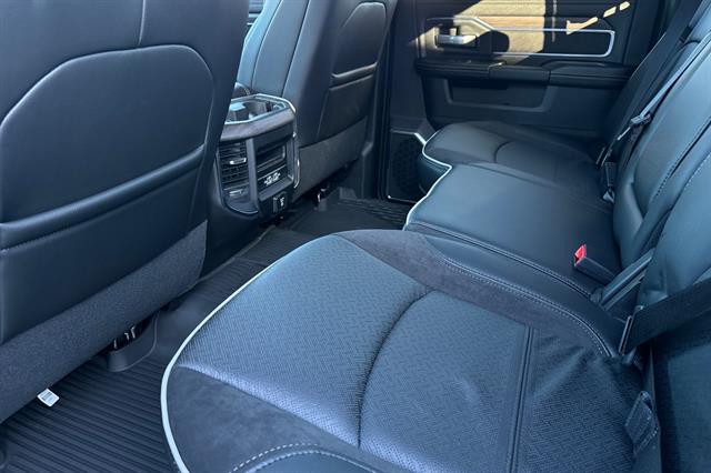 2026 RAM 3500 Laramie - Photo 9