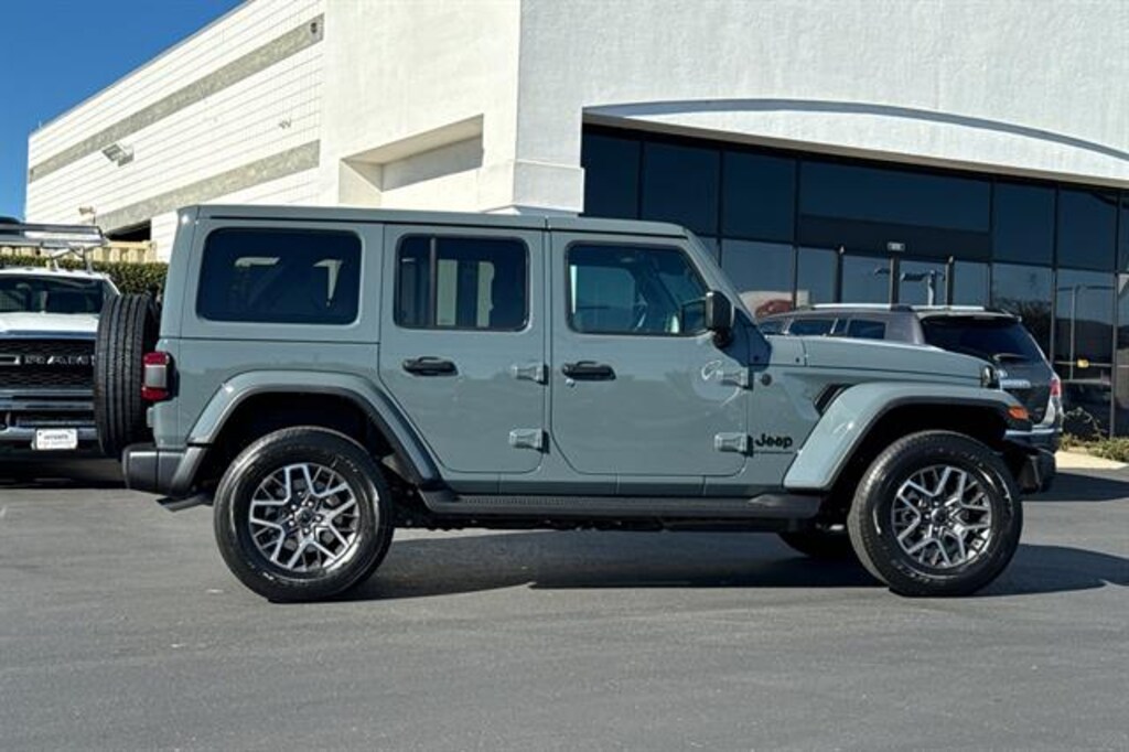 New 2026 Jeep Wrangler 4-DOOR SAHARA Sport Utility