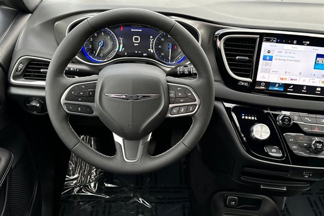 2026 Chrysler Voyager LX - Photo 10