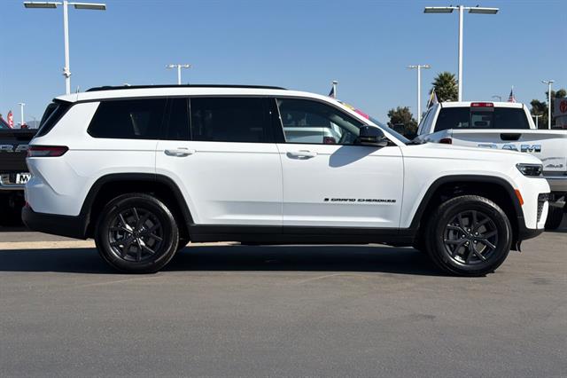 New 2027 Jeep Grand Cherokee L LAREDO ALTITUDE 4X4 Sport Utility