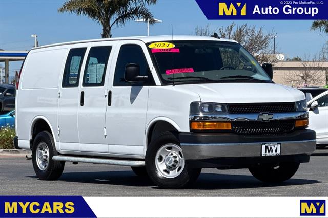 2024 Chevrolet Express 2500 Work Van HD's photo