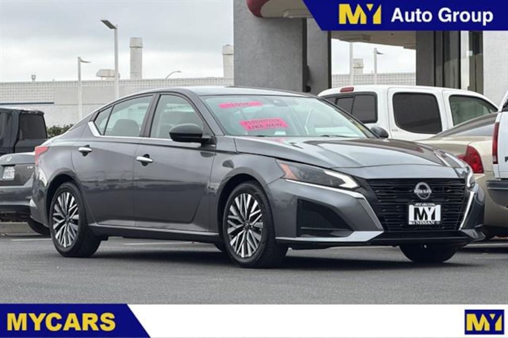 Used 2024 Nissan Altima 2.5 SV Car