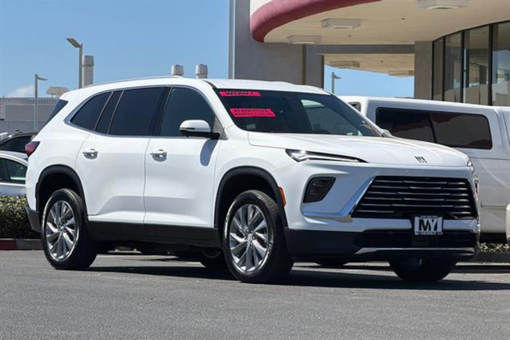 Used 2025 Buick Enclave Preferred Sport Utility