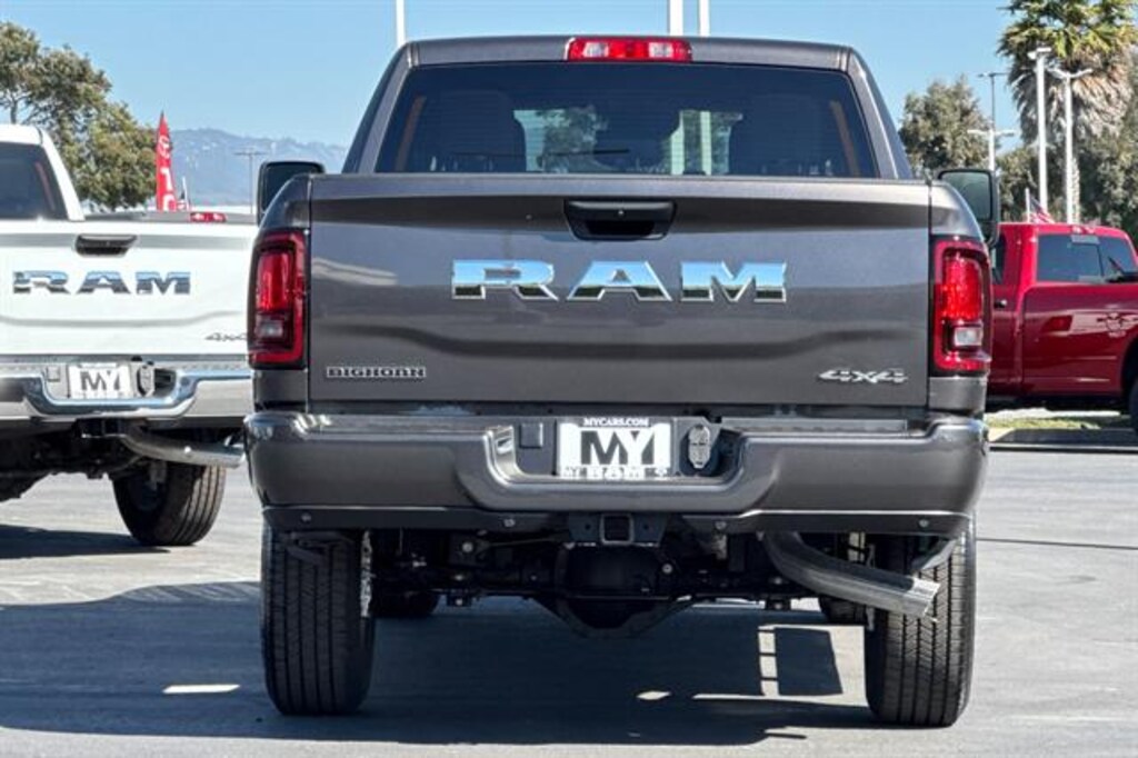 New 2026 Ram 2500 BIG HORN CREW CAB 4X4 6'4 BOX Pickup
