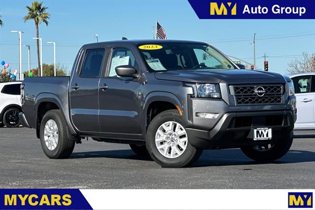 2023 Nissan Frontier SV's photo