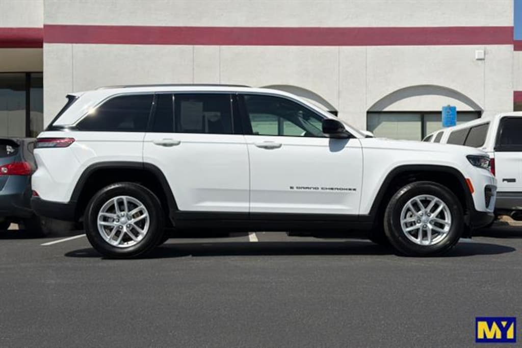 Used 2024 Jeep Grand Cherokee Laredo X Sport Utility