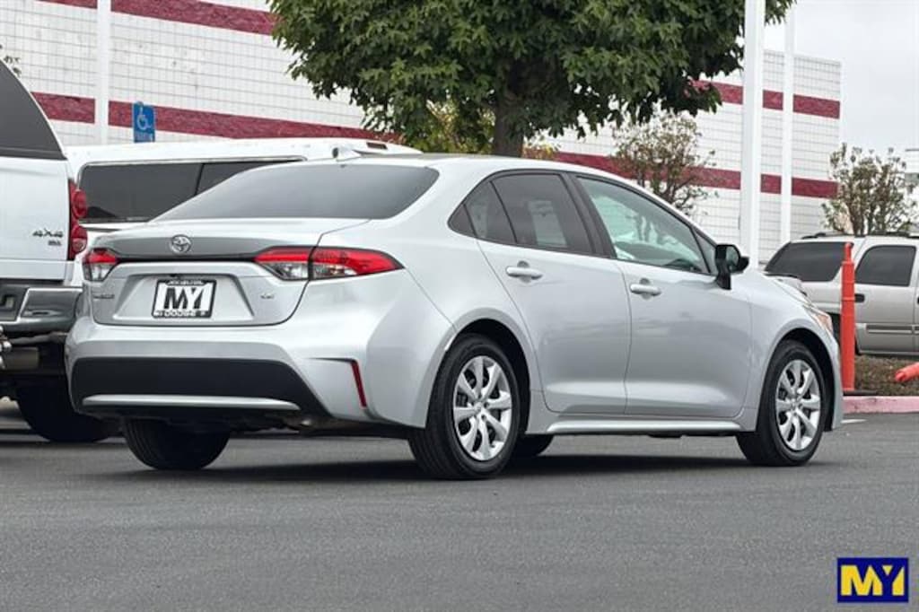 Used 2021 Toyota Corolla LE Car