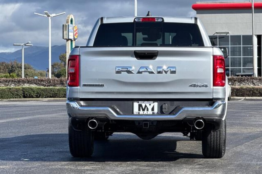 New 2026 Ram 1500 BIG HORN CREW CAB 4X4 5'7 BOX Pickup