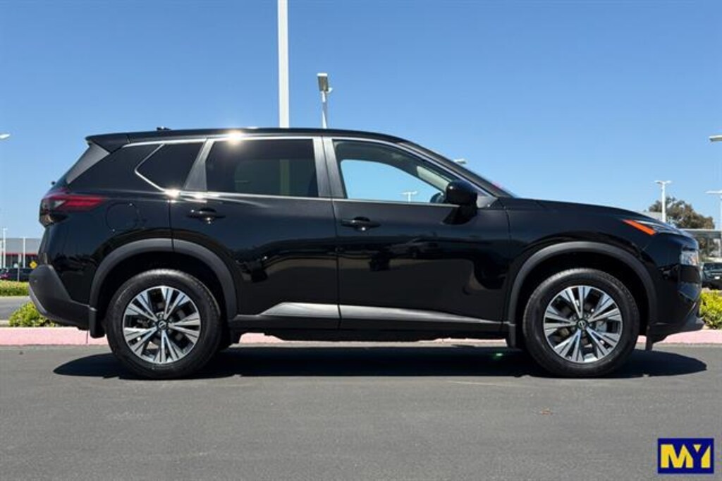 Used 2023 Nissan Rogue SV Sport Utility