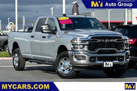 2026 Ram 3500 TRADESMAN CREW CAB 4X4 8' BOX Pickup