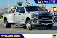 2026 Ram 3500 BIG HORN CREW CAB 4X4 8' BOX Pickup