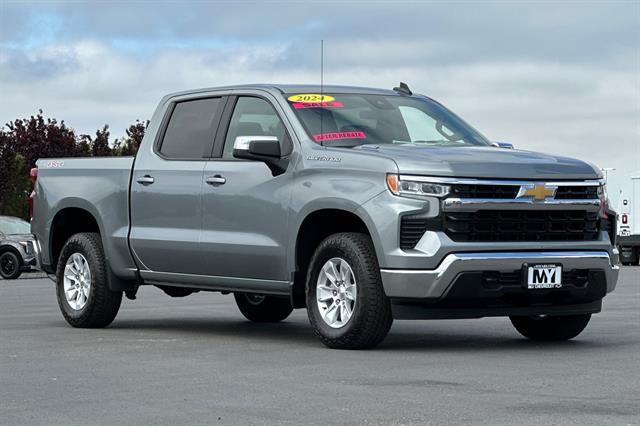 2024 Chevrolet Silverado 1500 LT photo 2