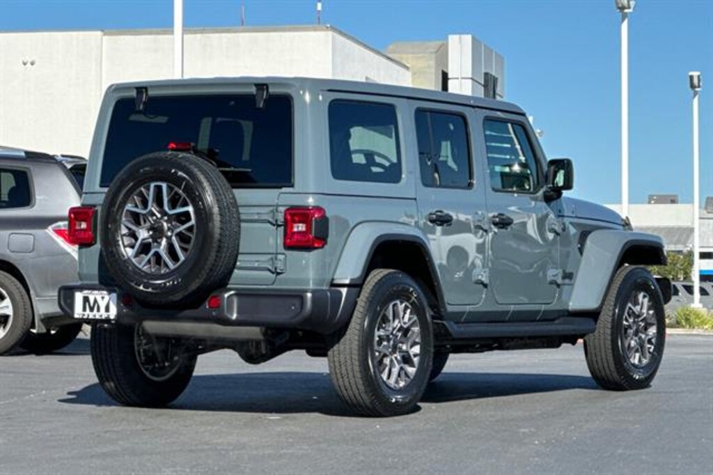 New 2026 Jeep Wrangler 4-DOOR SAHARA Sport Utility