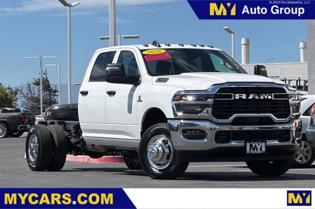 New 2026 Ram 3500 Chassis Cab TRADESMAN CREW 4X4 60' CA Pickup