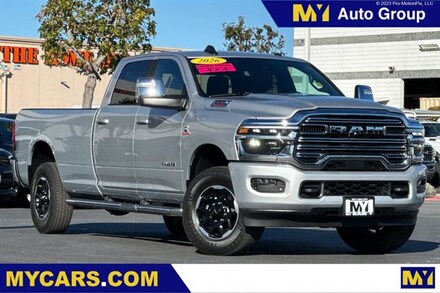 2026 Ram 3500 LARAMIE CREW CAB 4X4 8' BOX Pickup