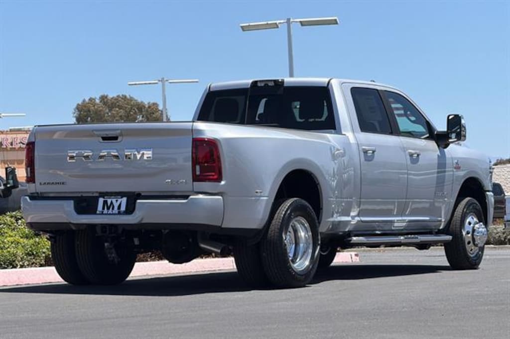 New 2026 Ram 3500 LARAMIE CREW CAB 4X4 8' BOX Pickup