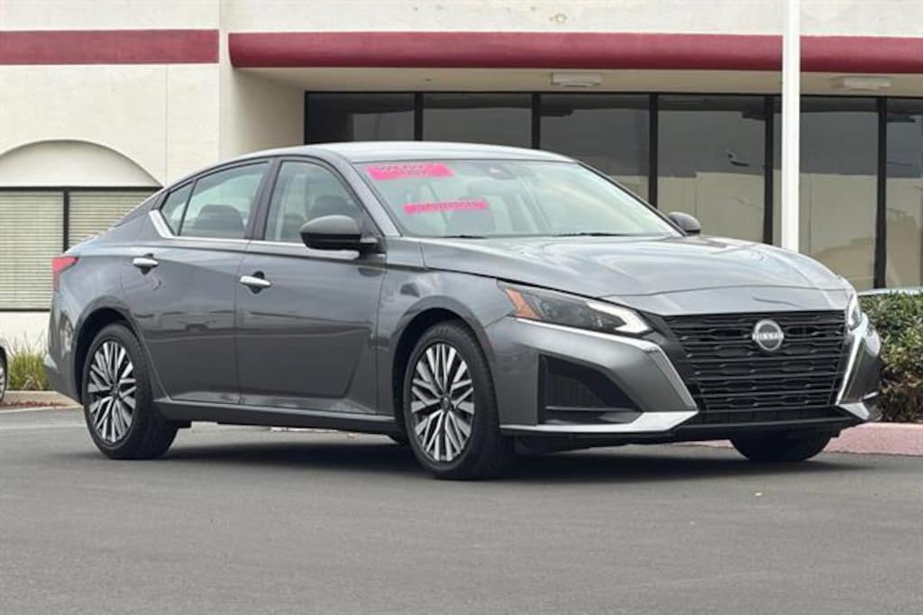 Used 2024 Nissan Altima 2.5 SV Car
