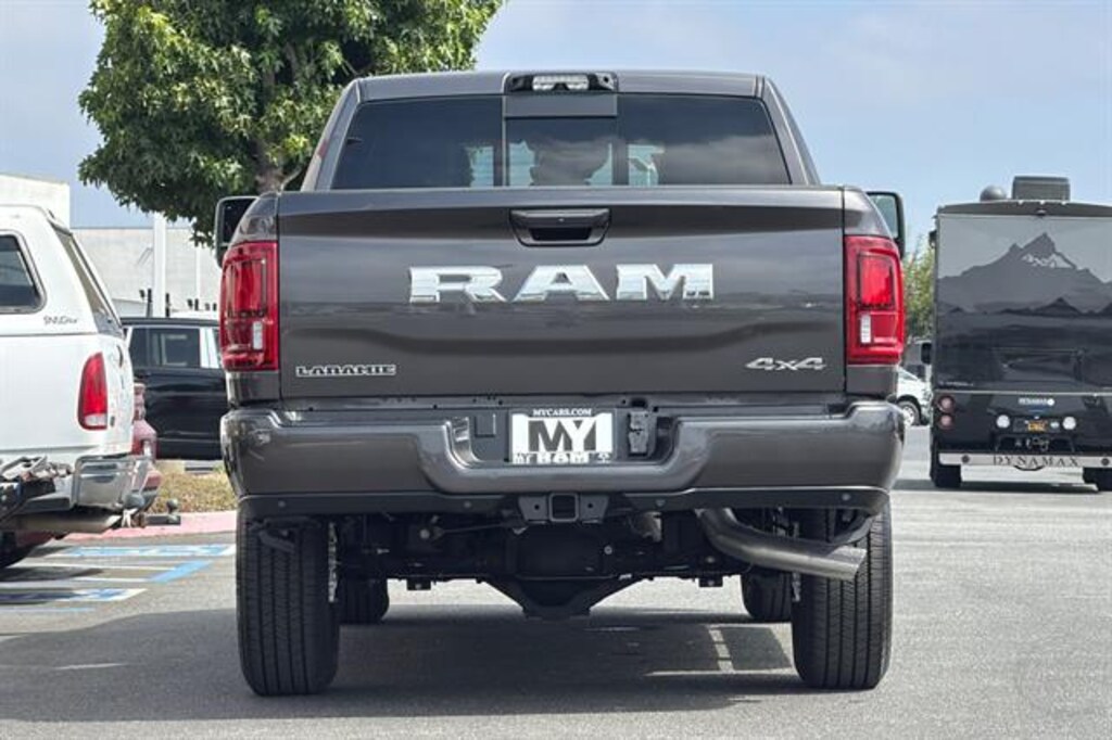 New 2026 Ram 2500 LARAMIE CREW CAB 4X4 6'4 BOX Pickup