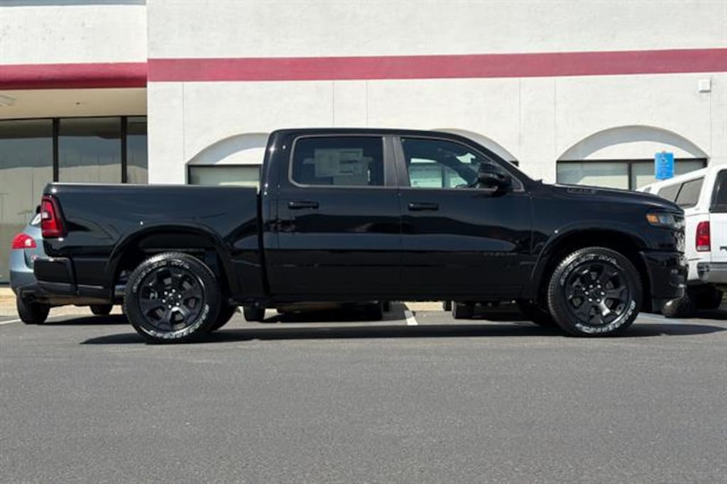 New 2026 Ram 1500 BIG HORN CREW CAB 4X4 5'7 BOX Pickup