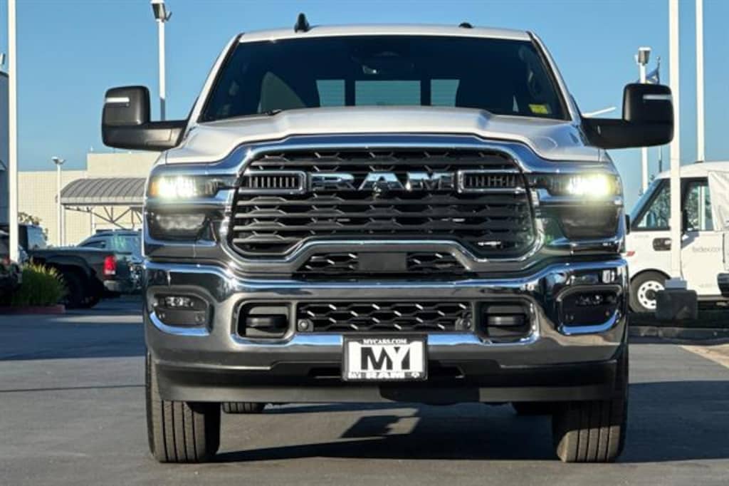 New 2026 Ram 3500 TRADESMAN CREW CAB 4X4 8' BOX Pickup