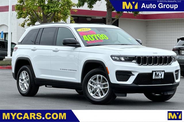 2025 Jeep Grand Cherokee Laredo's photo