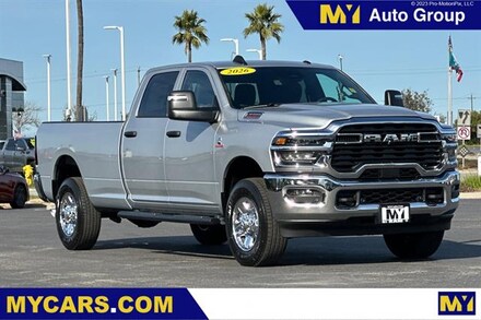 2026 Ram 3500 TRADESMAN CREW CAB 4X4 8' BOX Pickup