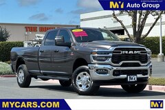 2026 Ram 3500 TRADESMAN CREW CAB 4X4 8' BOX Pickup