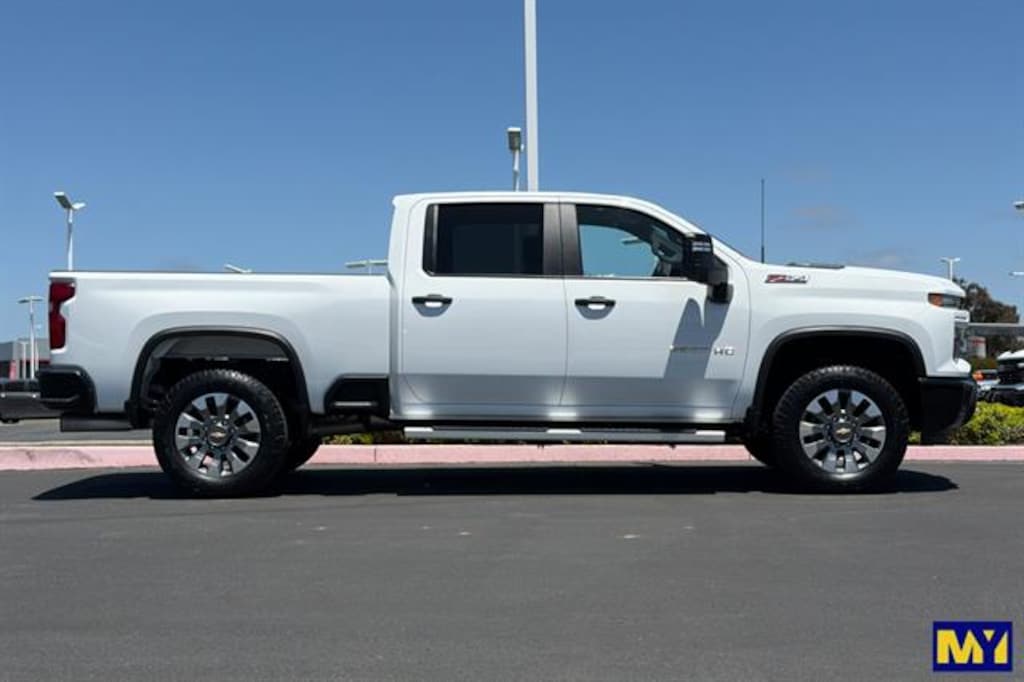 Used 2024 Chevrolet Silverado 2500HD Custom Truck