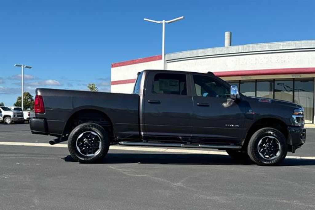 New 2026 Ram 2500 LARAMIE CREW CAB 4X4 6'4 BOX Pickup