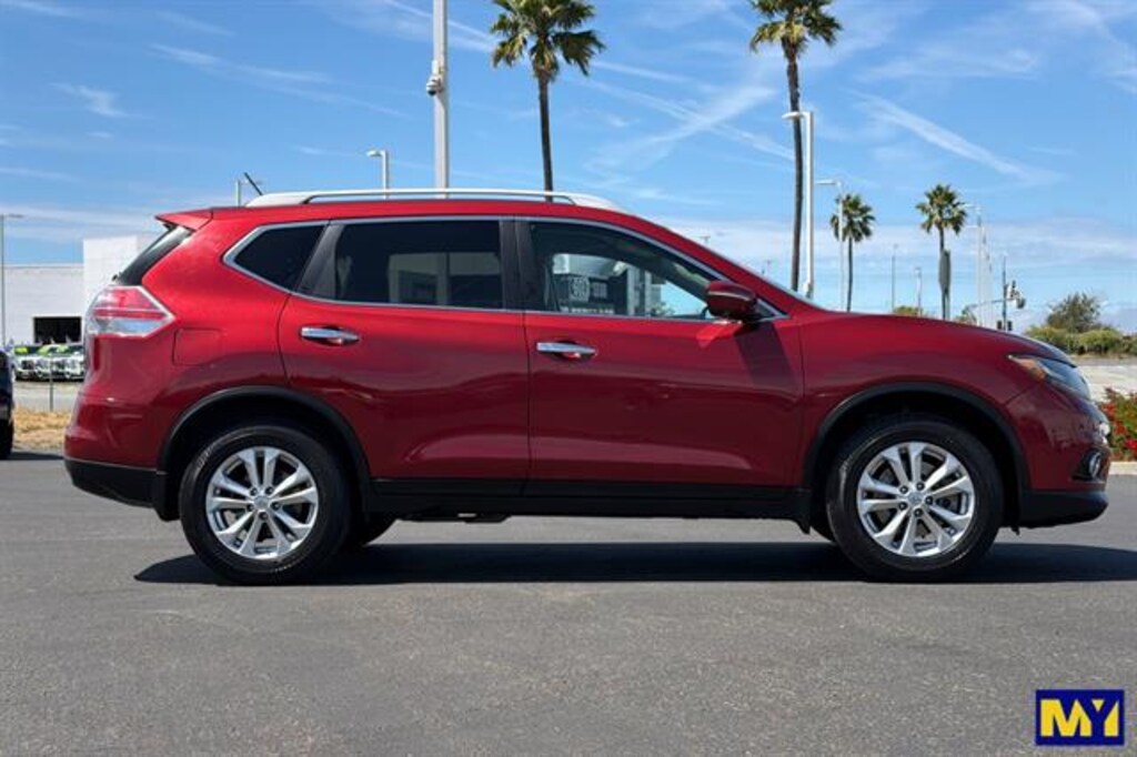 Used 2015 Nissan Rogue SV Sport Utility