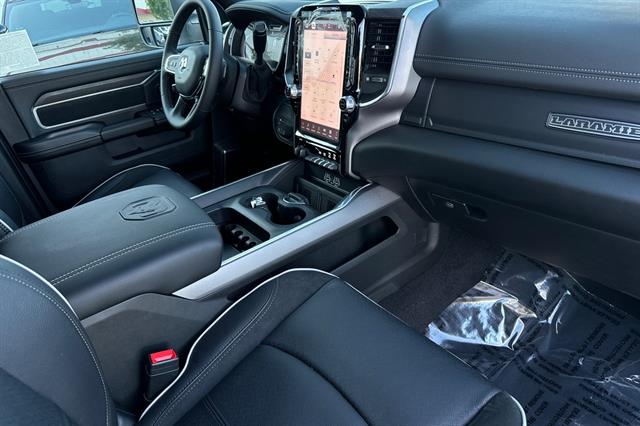 2026 RAM 3500 Laramie - Photo 12
