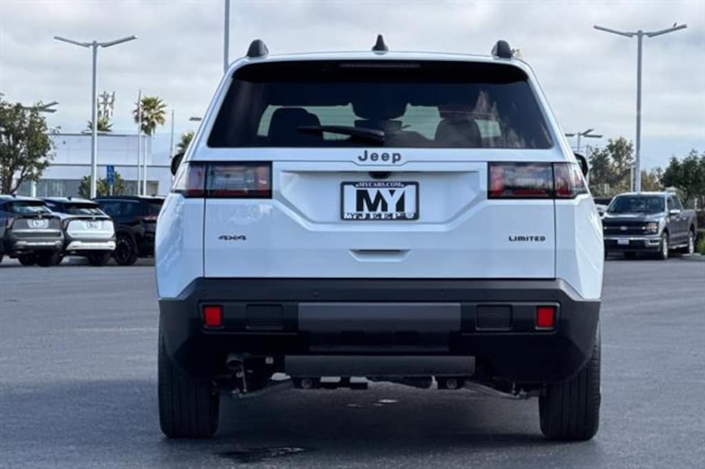 New 2026 Jeep Cherokee LAREDO 4X4 Sport Utility