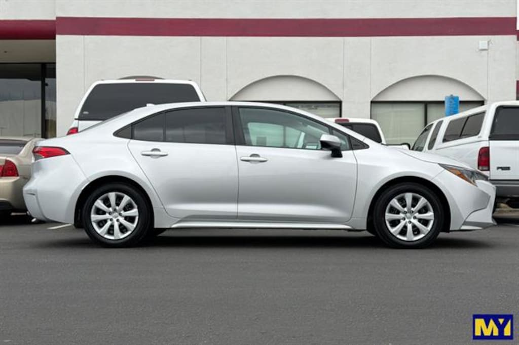 Used 2021 Toyota Corolla LE Car