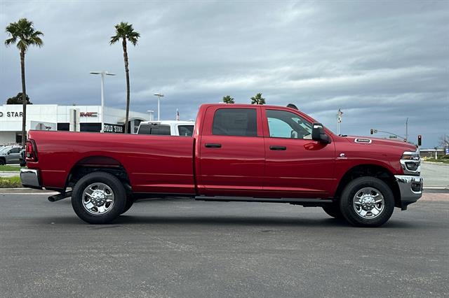 2026 RAM 3500 Tradesman - Photo 2