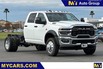 2026 Ram 5500 Chassis Cab TRADESMAN  CREW  4X4 60' CA Pickup