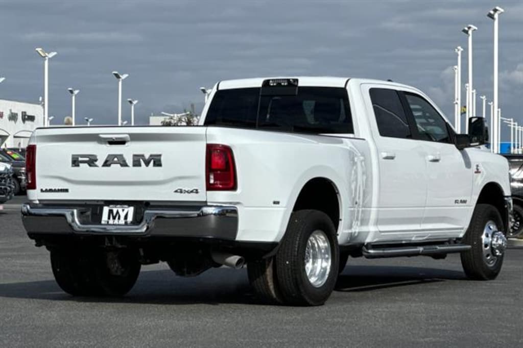 New 2026 Ram 3500 LARAMIE CREW CAB 4X4 8' BOX Pickup