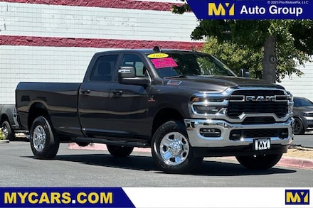2025 Ram 2500 TRADESMAN CREW CAB 4X4 8' BOX Pickup
