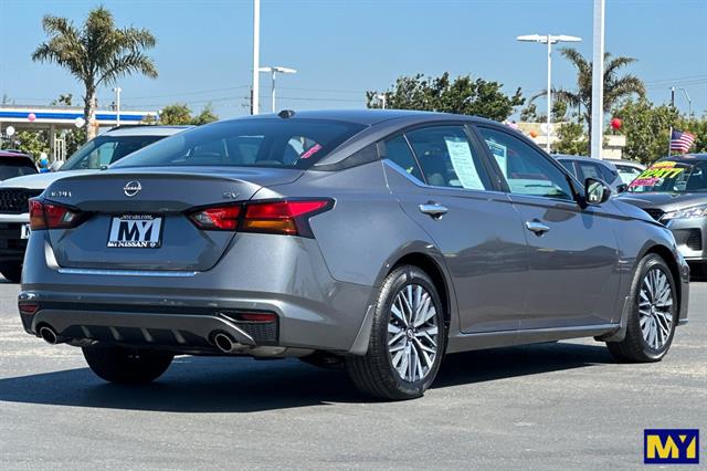 2023 Nissan Altima 2.5 SV photo 3