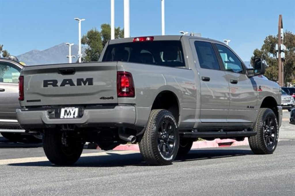 New 2026 Ram 2500 BIG HORN CREW CAB 4X4 6'4 BOX Pickup