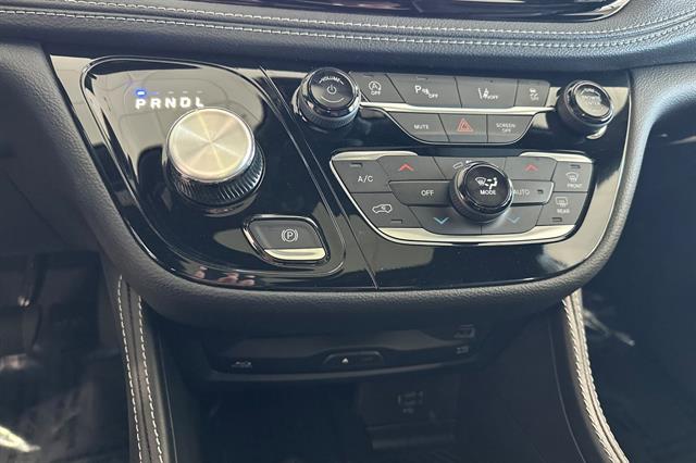 2026 Chrysler Pacifica Limited - Photo 18
