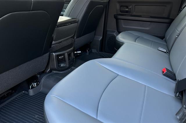 2026 RAM 3500 Tradesman - Photo 9