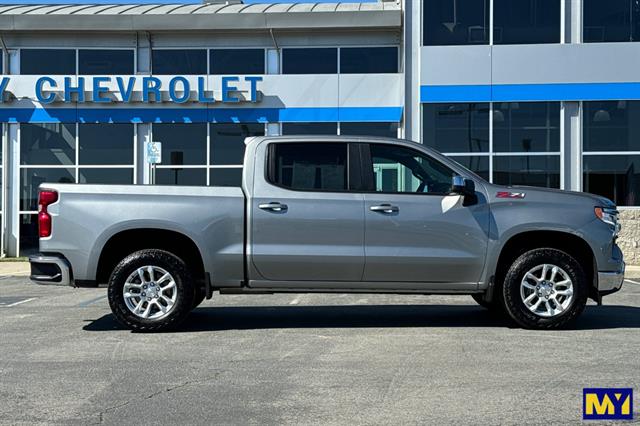 2025 Chevrolet Silverado 1500 LT photo 3