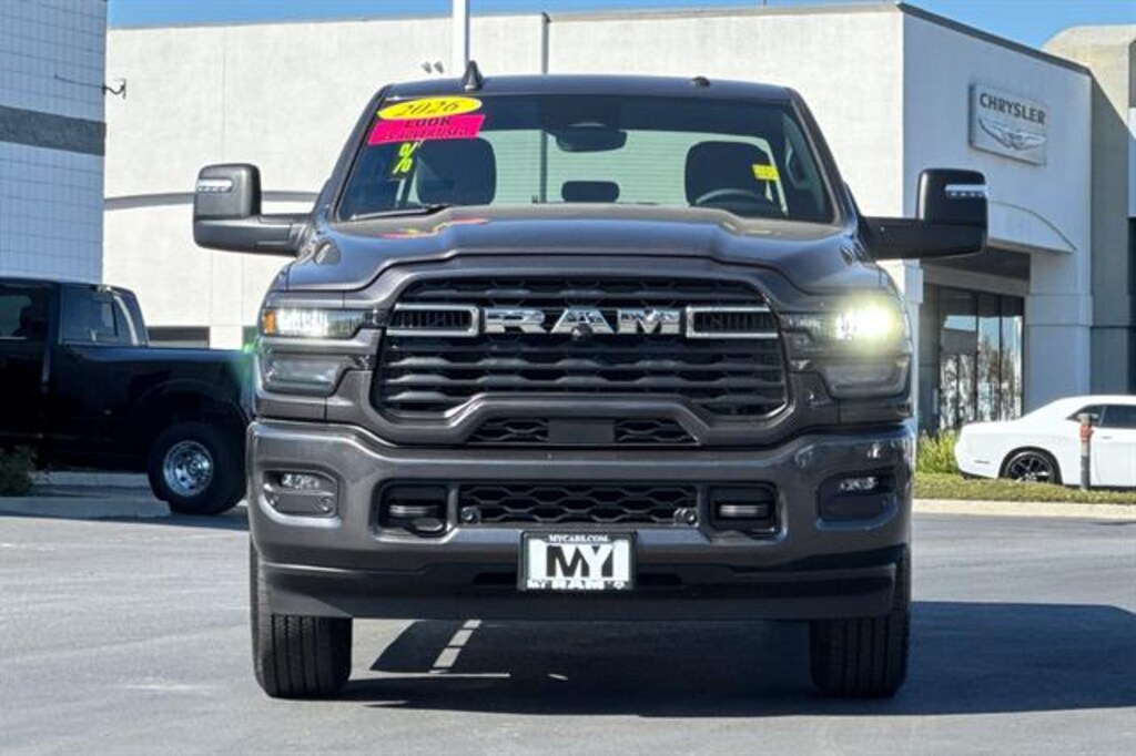 New 2026 Ram 2500 BIG HORN CREW CAB 4X4 6'4 BOX Pickup