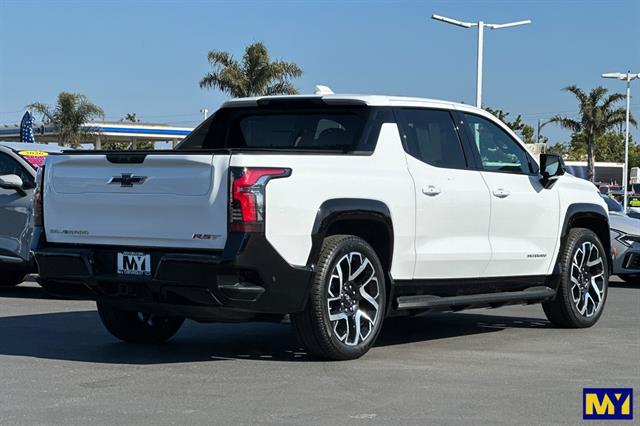 2024 Chevrolet Silverado EV RST photo 2