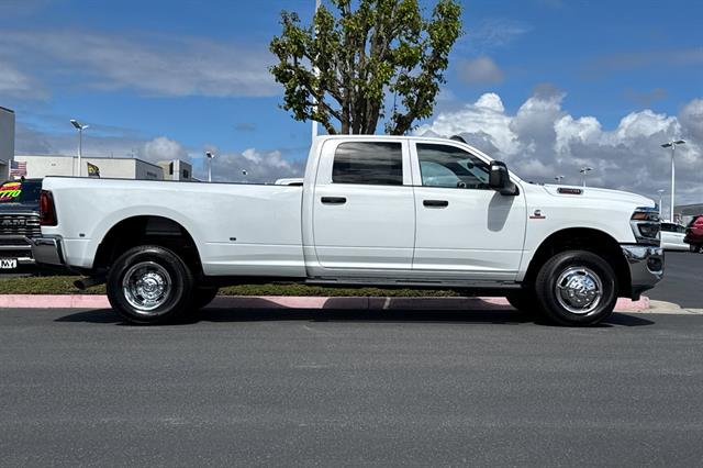 2026 Ram 3500 Tradesman photo 3