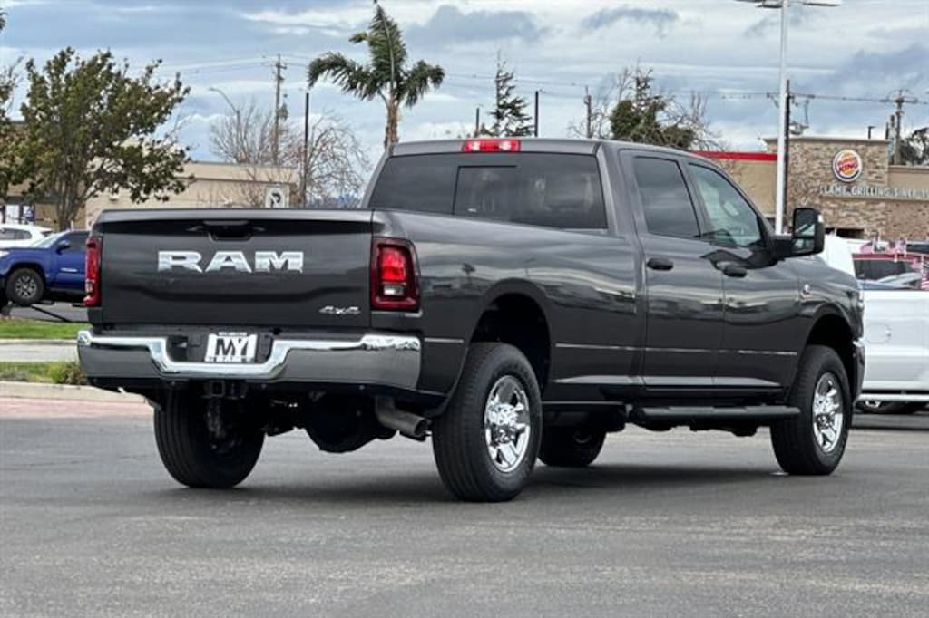 New 2026 Ram 3500 TRADESMAN CREW CAB 4X4 8' BOX Pickup