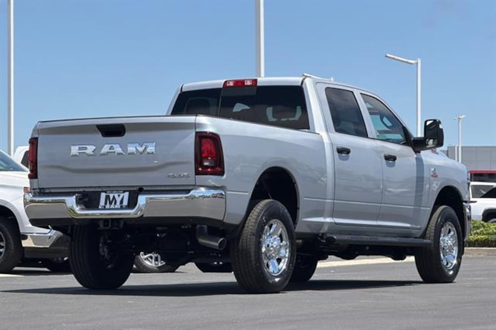 New 2026 Ram 2500 TRADESMAN CREW CAB 4X4 6'4 BOX Pickup
