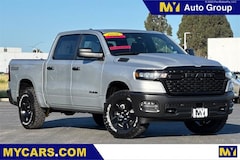 2026 Ram 1500 WARLOCK CREW CAB 4X4 5'7 BOX Pickup