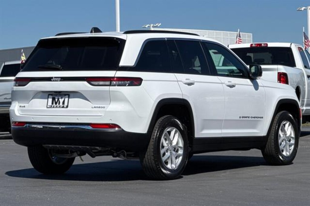 New 2026 Jeep Grand Cherokee LAREDO X 4X4 Sport Utility