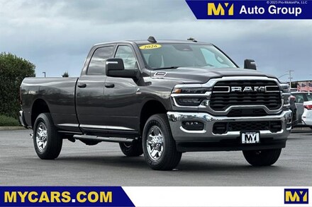 2026 Ram 3500 TRADESMAN CREW CAB 4X4 8' BOX Pickup